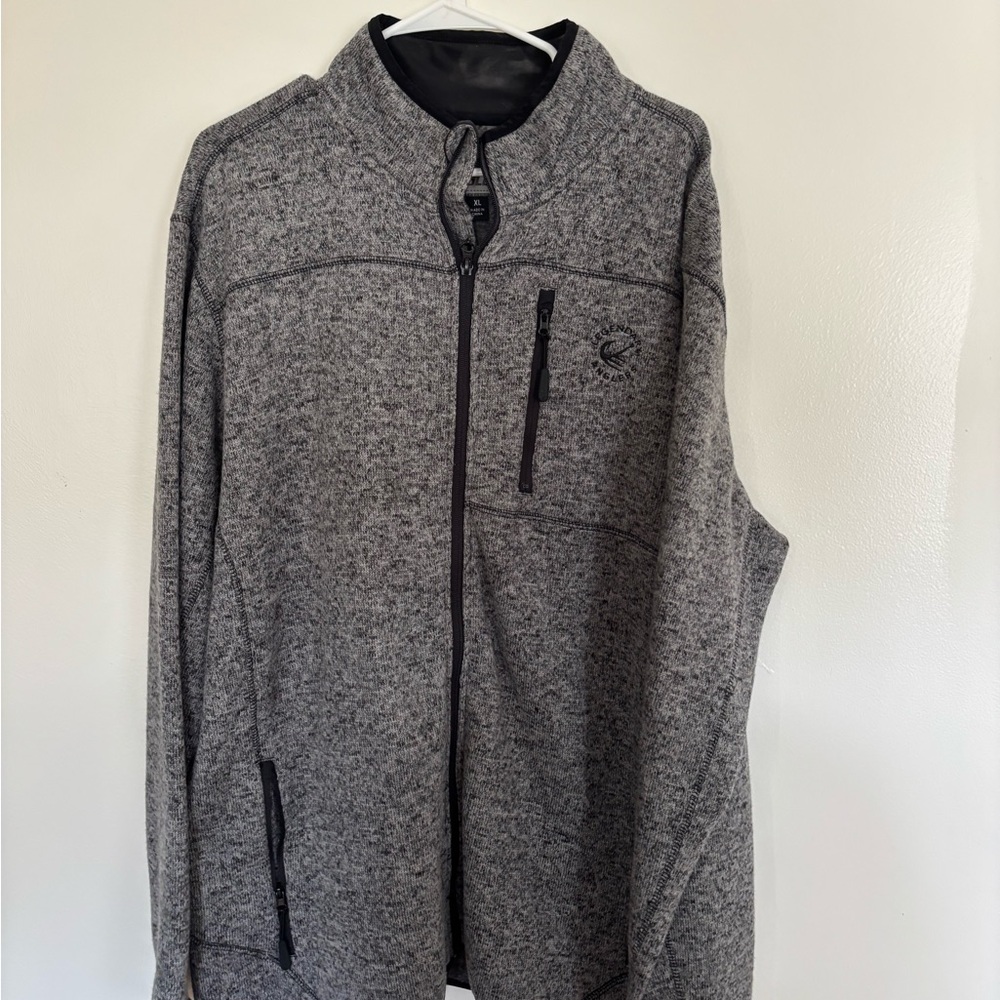 Legendary Whitetails Men's Charcoal Zip-Up Sweater